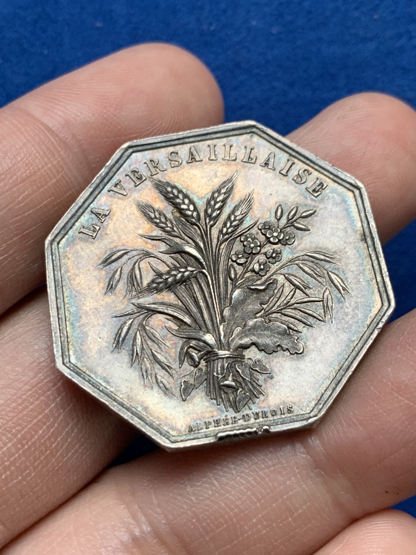 《竞宝斋》第262场-周日，周一，周二 3场连拍 (全场包邮) 法国1834共同保险公司八角银质代币，15.97克，35mm，边铭偏打 看痕迹是蜜蜂边铭 看图自辨