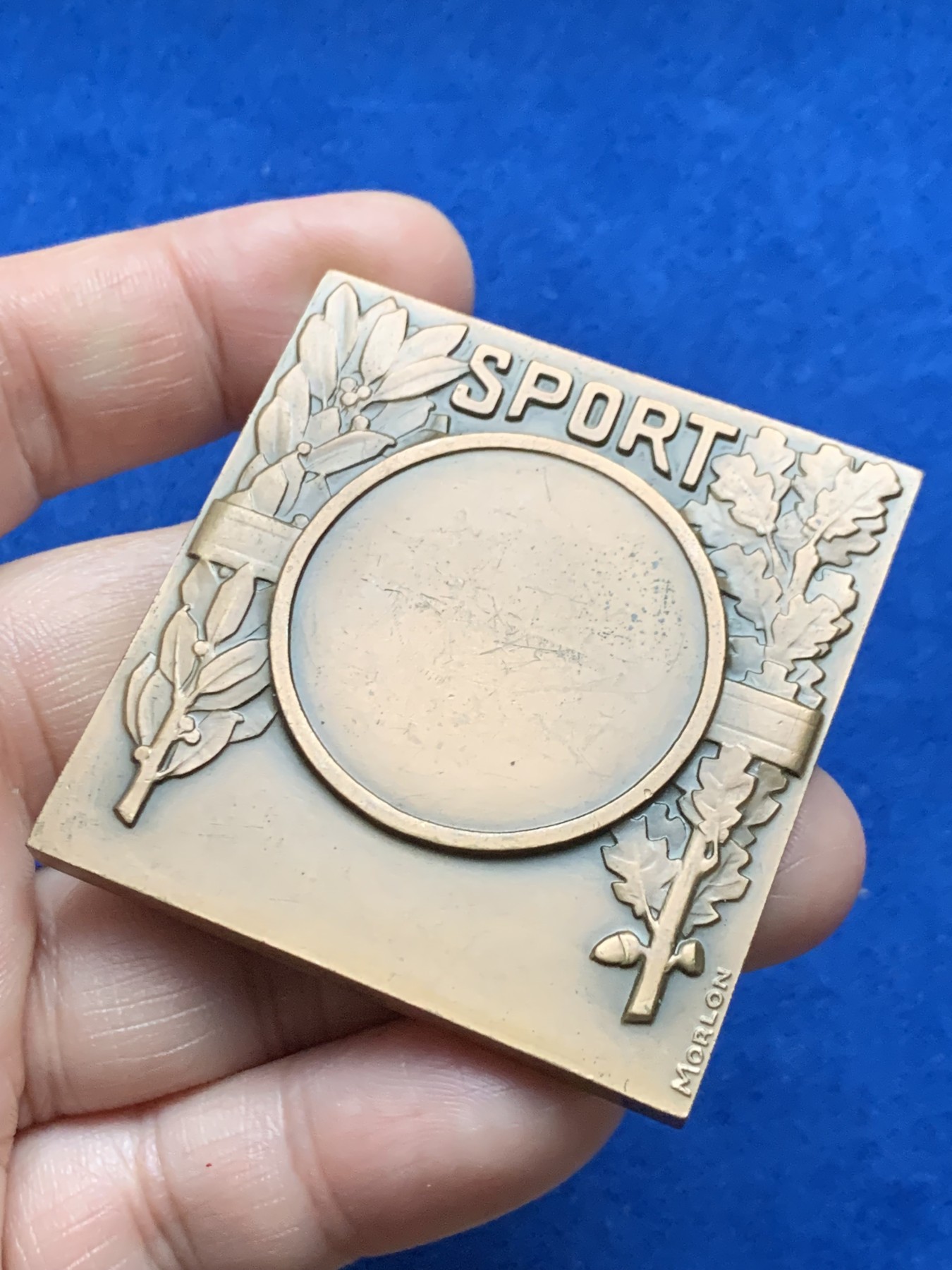 《竞宝斋》第262场-周日，周一，周二 3场连拍 (全场包邮) 法国足球运动纪念铜章 1977 丰饶角铜标 50.4*52.9mm 113.5克