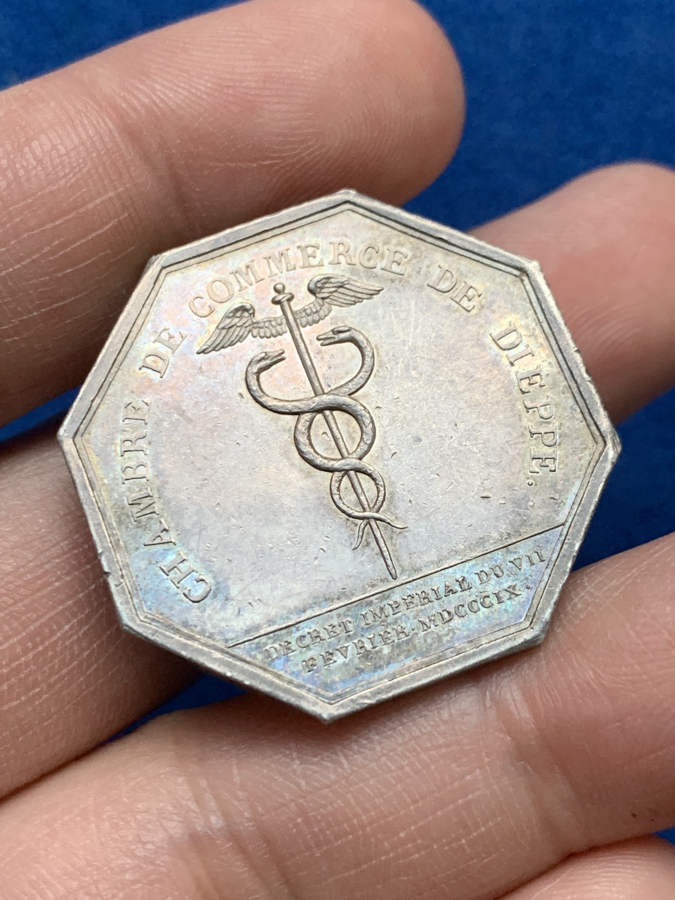 《竞宝斋》第262场-周日，周一，周二 3场连拍 (全场包邮) 法国拿破仑迪耶普商会八角银质代币,少见品种,13.36克,31.7mm,早期无边铭