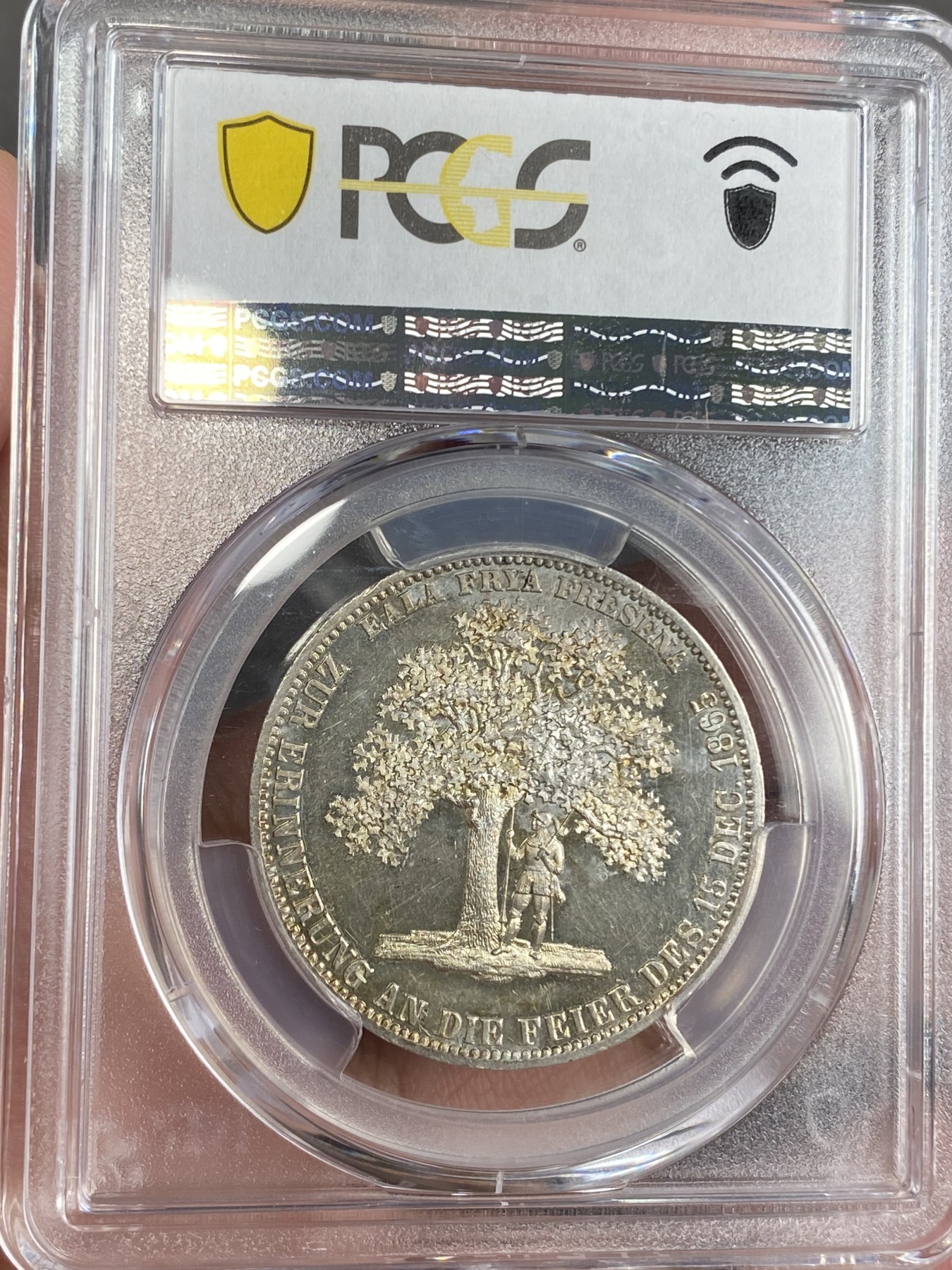 万国钱币拍卖第024期（诸神之战） PCGS MS62PL 1865年德国汉诺威橡树箴言1泰勒 近几年很难再见到BU品质 2000的发行量使得大部分高品都被珍藏住 此枚浑身金彩 高点锋利如刀 绝对是一枚亦藏亦赏亦玩的选择