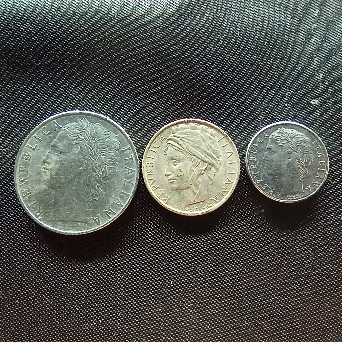 邮泉阁限时拍卖第四场 意大利硬币专场 意大利100里拉3种不同