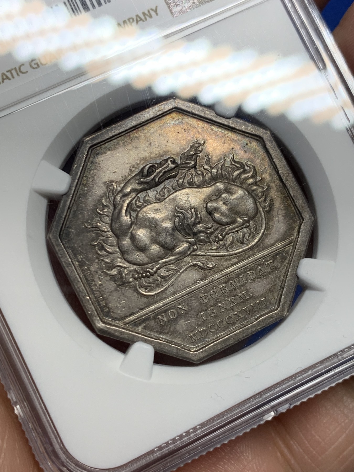 《竞宝斋》第262场-周日，周一，周二 3场连拍 (全场包邮) NGC AU58 法国1818年巴黎火灾保险公司八角银jeton，原味小火龙