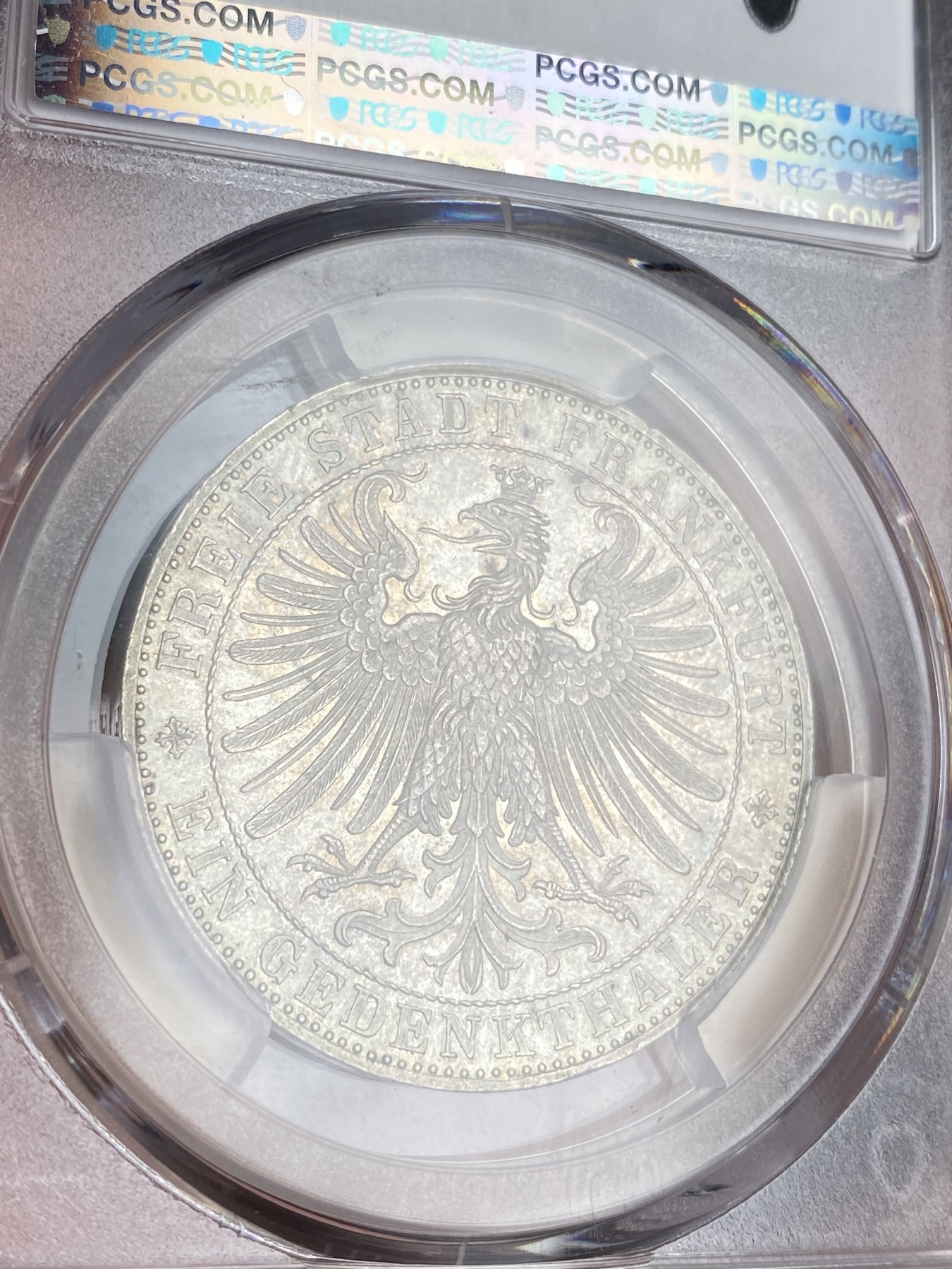 万国钱币拍卖第024期（诸神之战） PCGS MS63 1863年德国法兰克福自由市王子会议景观1泰勒 名誉品种 原味青衣包浆裹身 实物状态非常赞