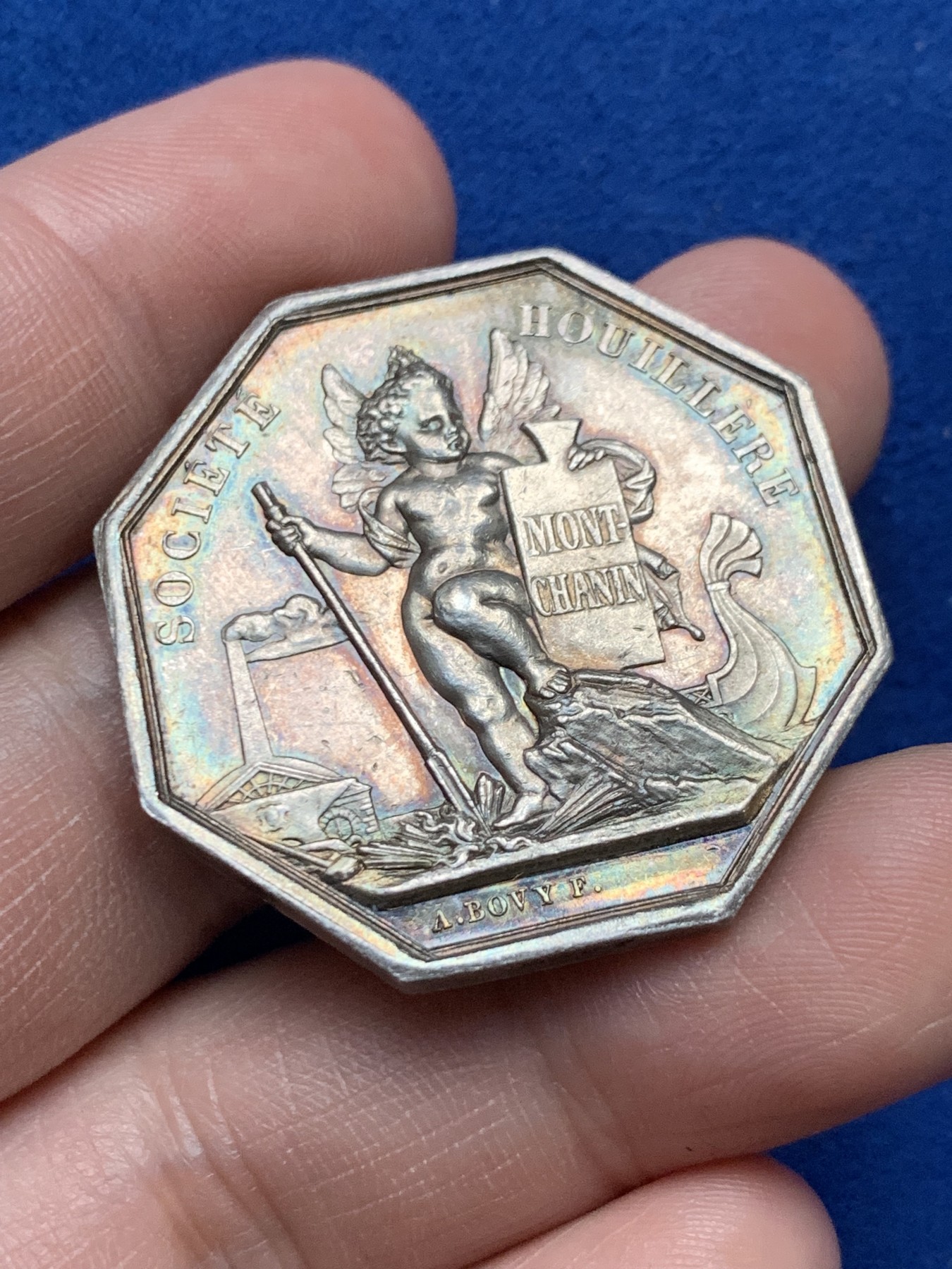 《竞宝斋》第262场-周日，周一，周二 3场连拍 (全场包邮) 法国1838煤炭公司八角银质代币，擦煤球的小天使非常漂亮，少见品种，21克，35.9mm，早期无边铭