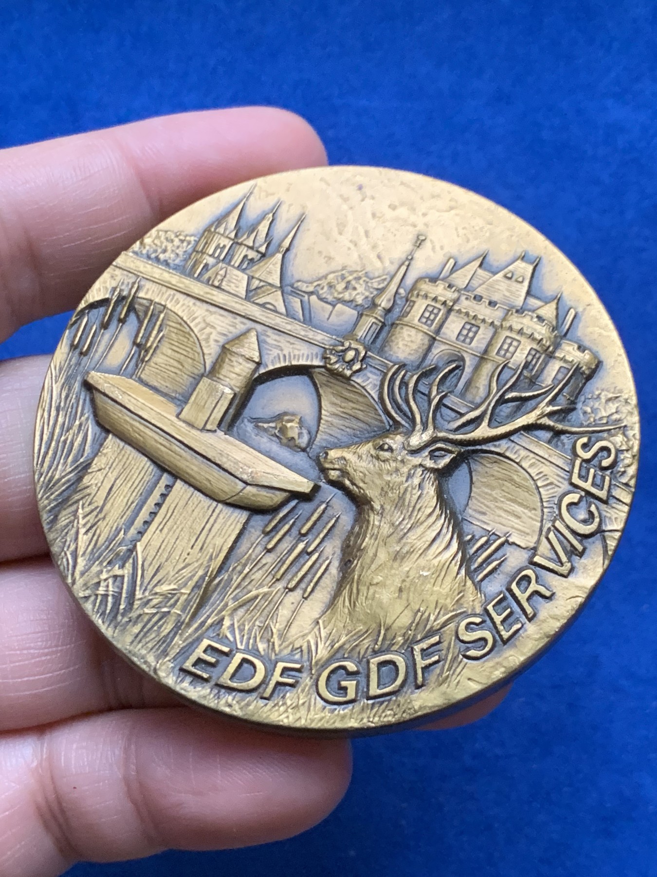 《竞宝斋》第262场-周日，周一，周二 3场连拍 (全场包邮) 法国1990景观大铜章 64.7mm 151.3克 三角铜标