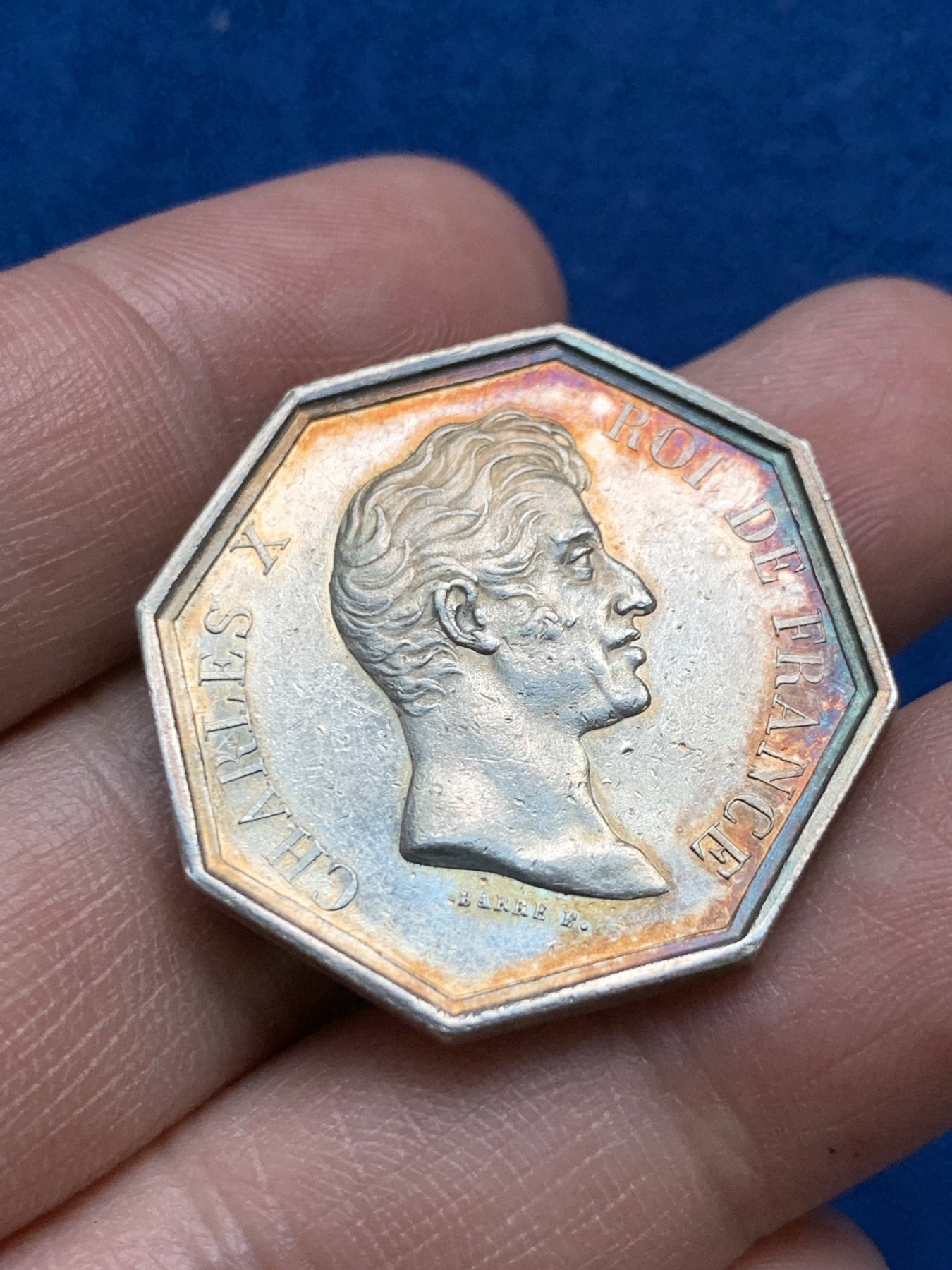 《竞宝斋》第262场-周日，周一，周二 3场连拍 (全场包邮) 法国1820里昂火灾互助保险公司八角银质代币，非常少见的避火兽蝾螈，12.12g，30.3mm，早期无边铭