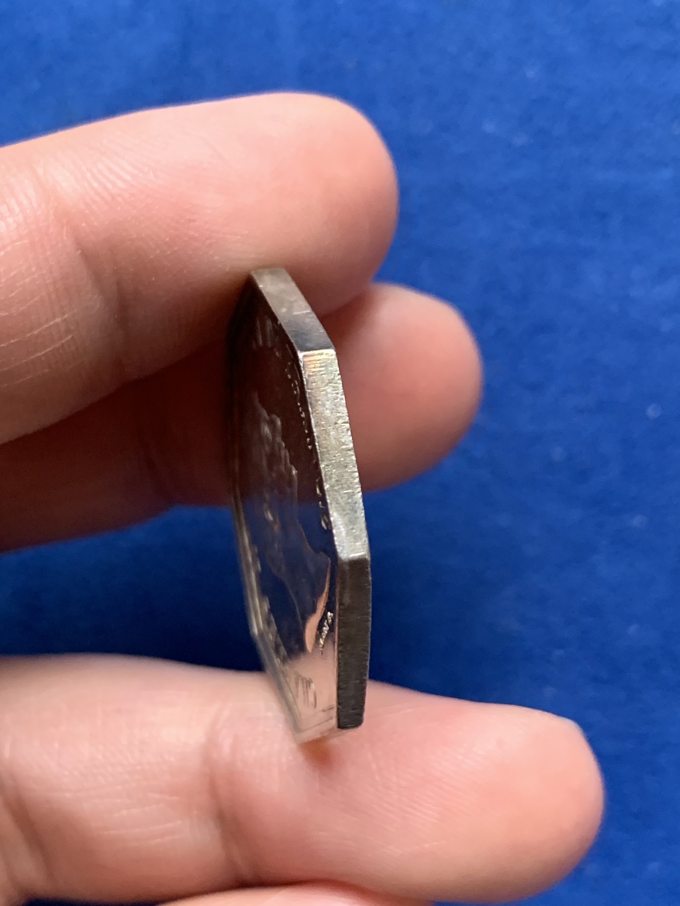 《竞宝斋》第262场-周日，周一，周二 3场连拍 (全场包邮) 法国1820里昂火灾互助保险公司八角银质代币，非常少见的避火兽蝾螈，12.12g，30.3mm，早期无边铭