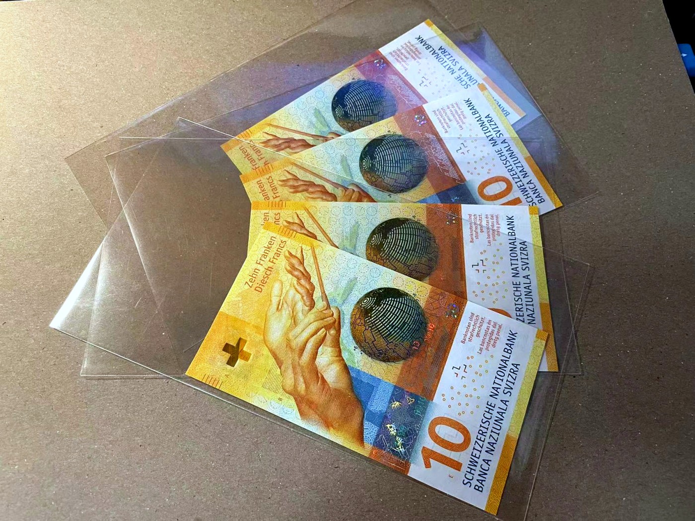 【Blue Auction】✨世界纸币精拍第466期【精】 【一组4张 含88尾】瑞士 2016年10法郎 全新UNC