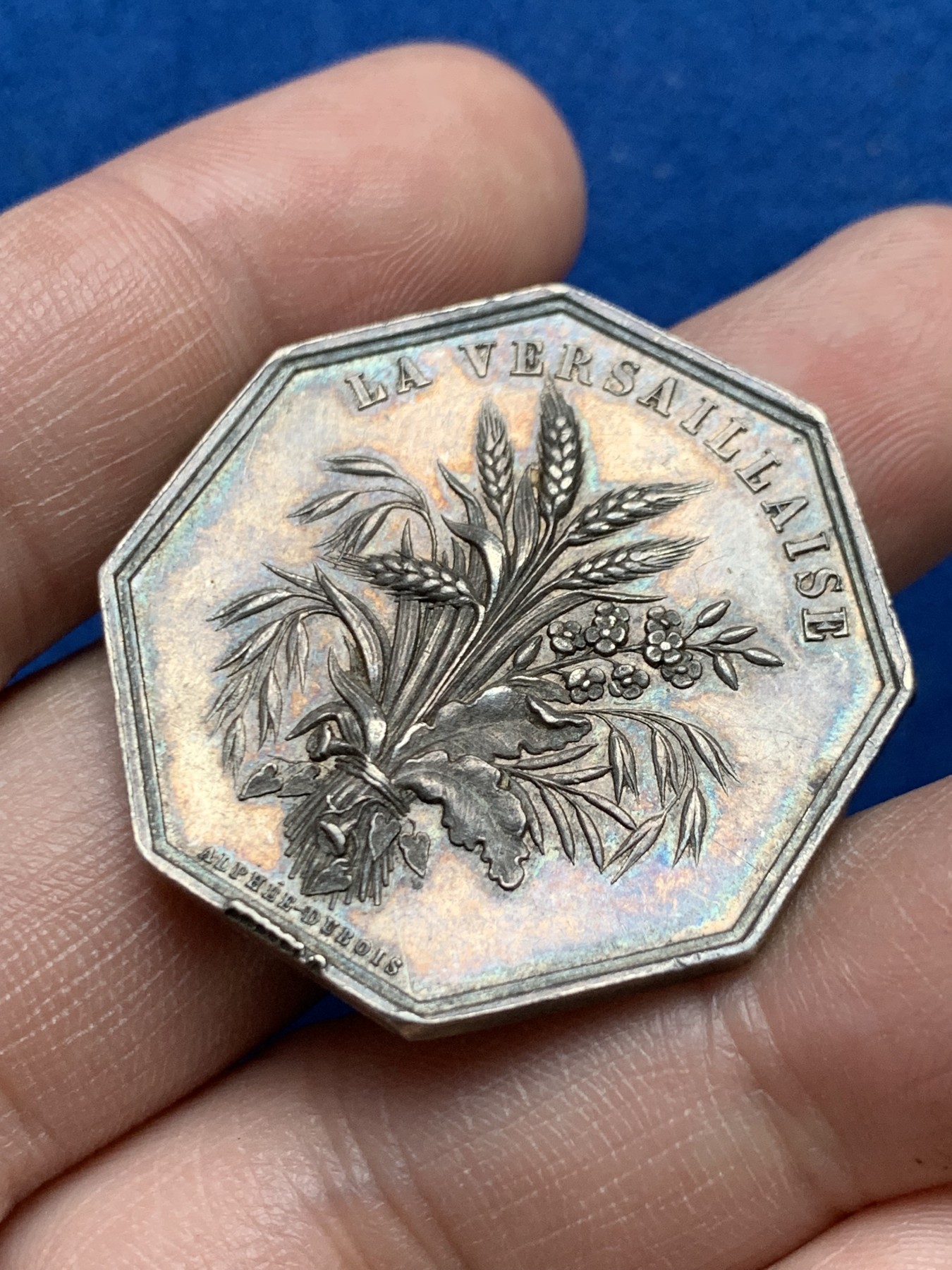 《竞宝斋》第262场-周日，周一，周二 3场连拍 (全场包邮) 法国1834共同保险公司八角银质代币，15.97克，35mm，边铭偏打 看痕迹是蜜蜂边铭 看图自辨