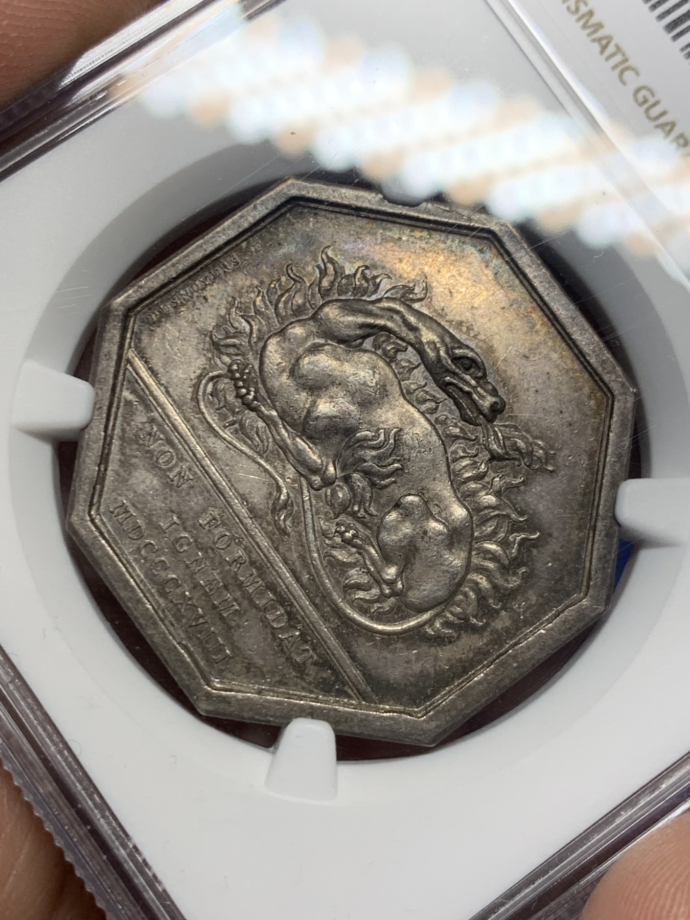 《竞宝斋》第262场-周日，周一，周二 3场连拍 (全场包邮) NGC AU58 法国1818年巴黎火灾保险公司八角银jeton，原味小火龙