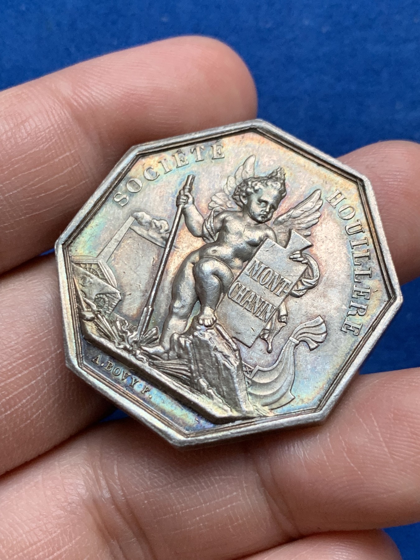 《竞宝斋》第262场-周日，周一，周二 3场连拍 (全场包邮) 法国1838煤炭公司八角银质代币，擦煤球的小天使非常漂亮，少见品种，21克，35.9mm，早期无边铭