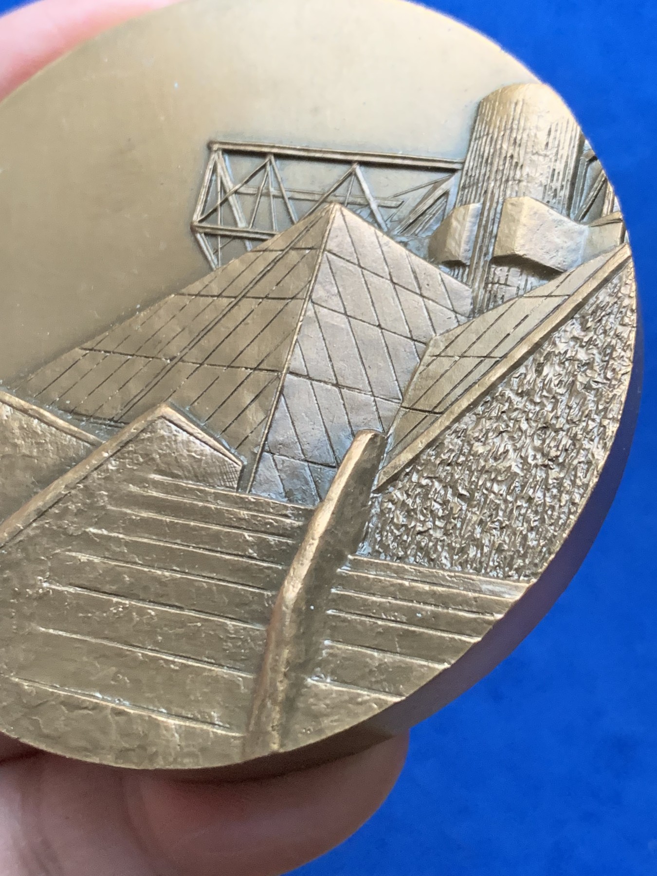 《竞宝斋》第262场-周日，周一，周二 3场连拍 (全场包邮) 法国巴黎贝西综合体育宫铜章 大规格 72mm 265.14克 丰饶角银标 超级厚可以砸核桃