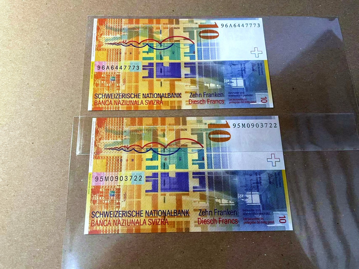 【Blue Auction】✨世界纸币精拍第466期【精】 【一组2张 包含A冠】瑞士 1995-96年10法郎 全新UNC