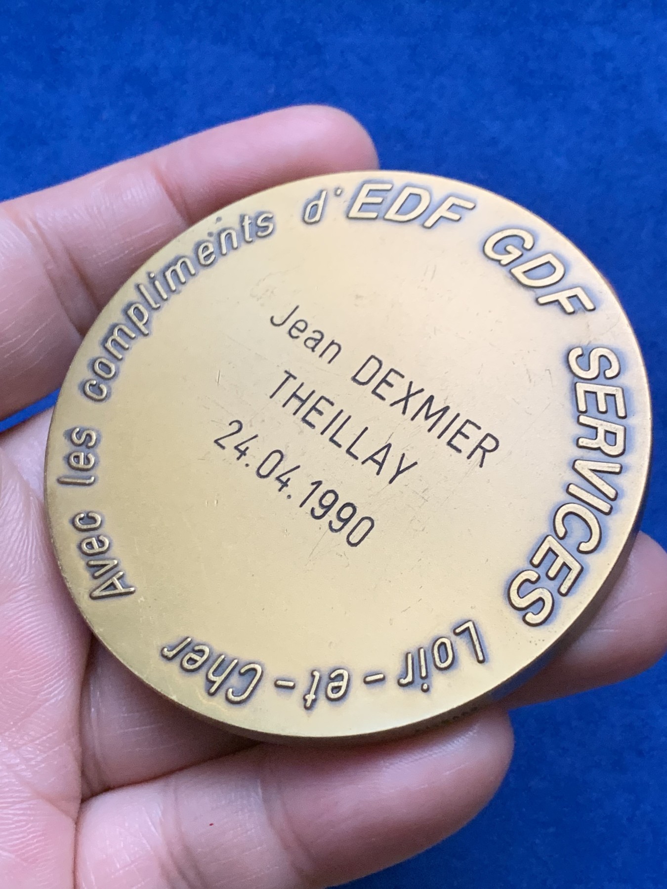 《竞宝斋》第262场-周日，周一，周二 3场连拍 (全场包邮) 法国1990景观大铜章 64.7mm 151.3克 三角铜标