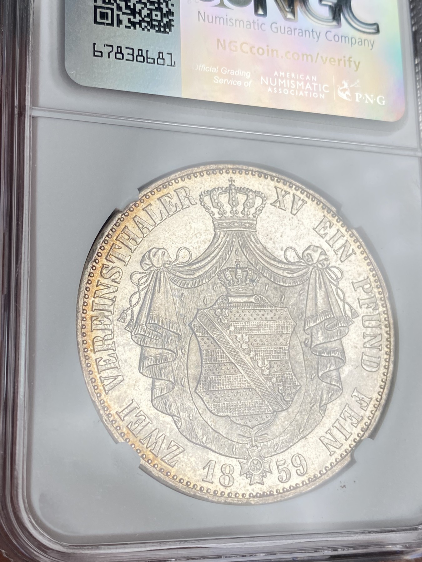 万国钱币拍卖第024期（诸神之战） NGC MS63 1859年德国萨克森大纹章2泰勒 金彩环绕 银霜十字转光极强 亚军分 可直接入藏终身的一枚