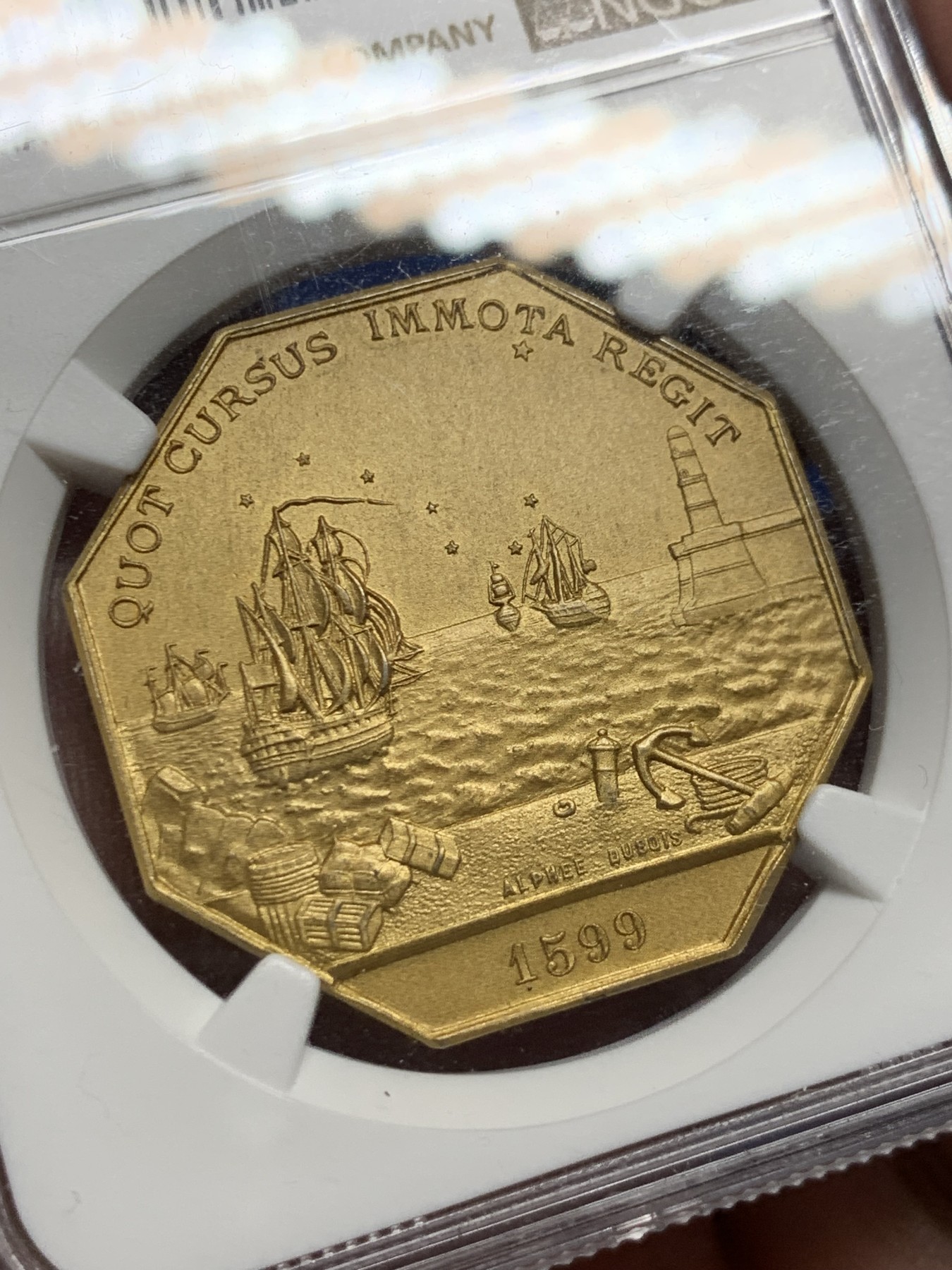 《竞宝斋》第262场-周日，周一，周二 3场连拍 (全场包邮) NGC MS66 法国港口景观八角镀金银质代币，马赛商会