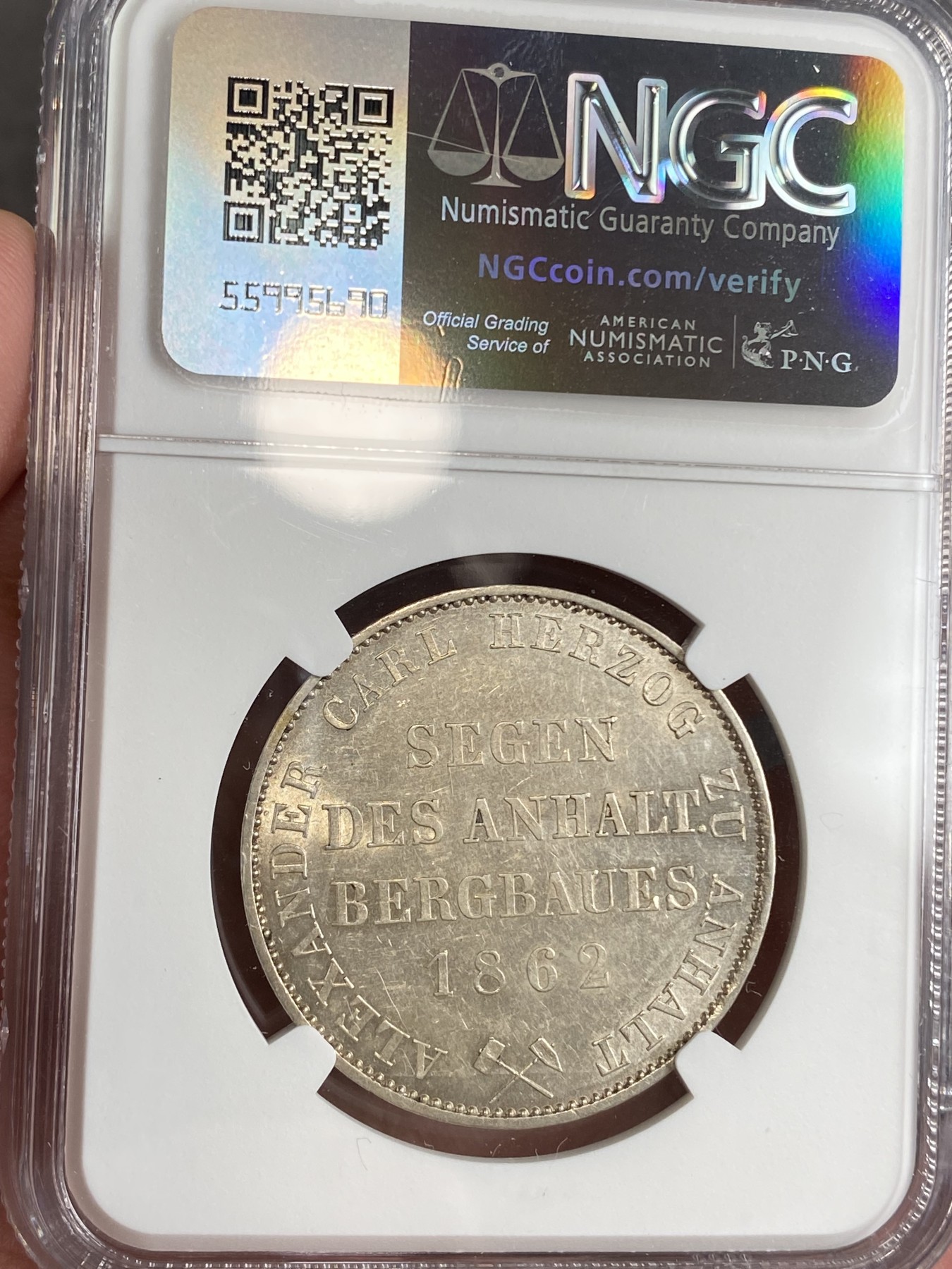 万国钱币拍卖第024期（诸神之战） NGC AU58 1862年德国安哈尔特—贝恩堡熊爬墙矿业祈祷流通1泰勒 年份下面的铁锤表示为矿用泰勒  “SEGEN DES ANHALT BERGBAUES”意为为安哈特矿业祈祷 