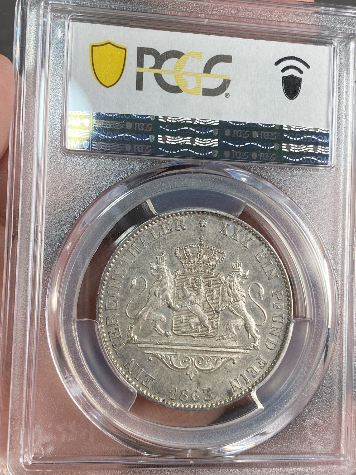 万国钱币拍卖第024期（诸神之战） PCGS AU58 1863年德国拿骚公国双狮流通1泰勒 流通比加冕25周年纪念币难10倍 此枚高点轻微磨损 胜在原味紫彩 打制深俊 