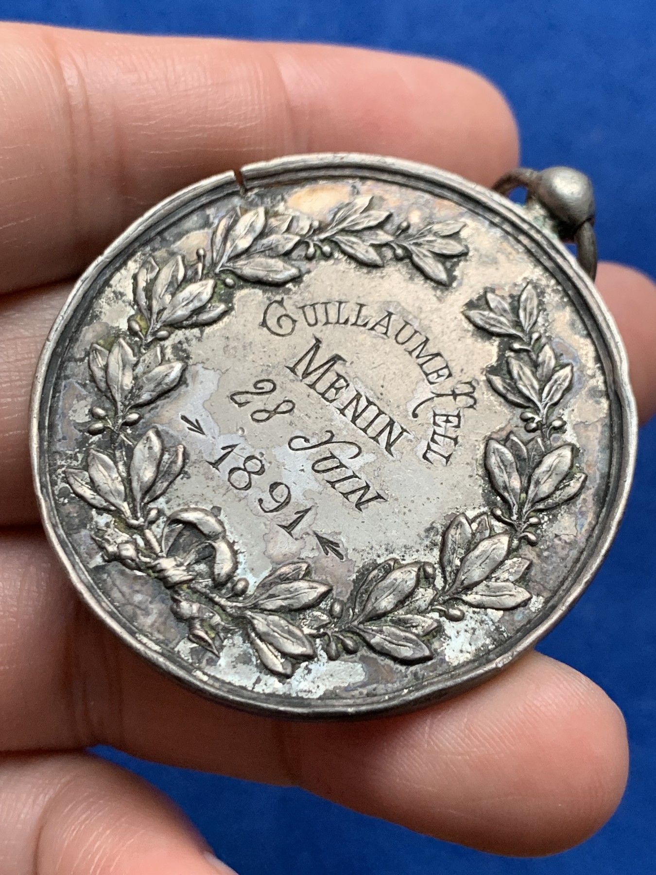 《竞宝斋》第262场-周日，周一，周二 3场连拍 (全场包邮) 比利时1891利奥波德铜镍镀银奖章 可能颁发给殖民地官员，制作精美，非常少见，29.68g，45.9mm 细节见图