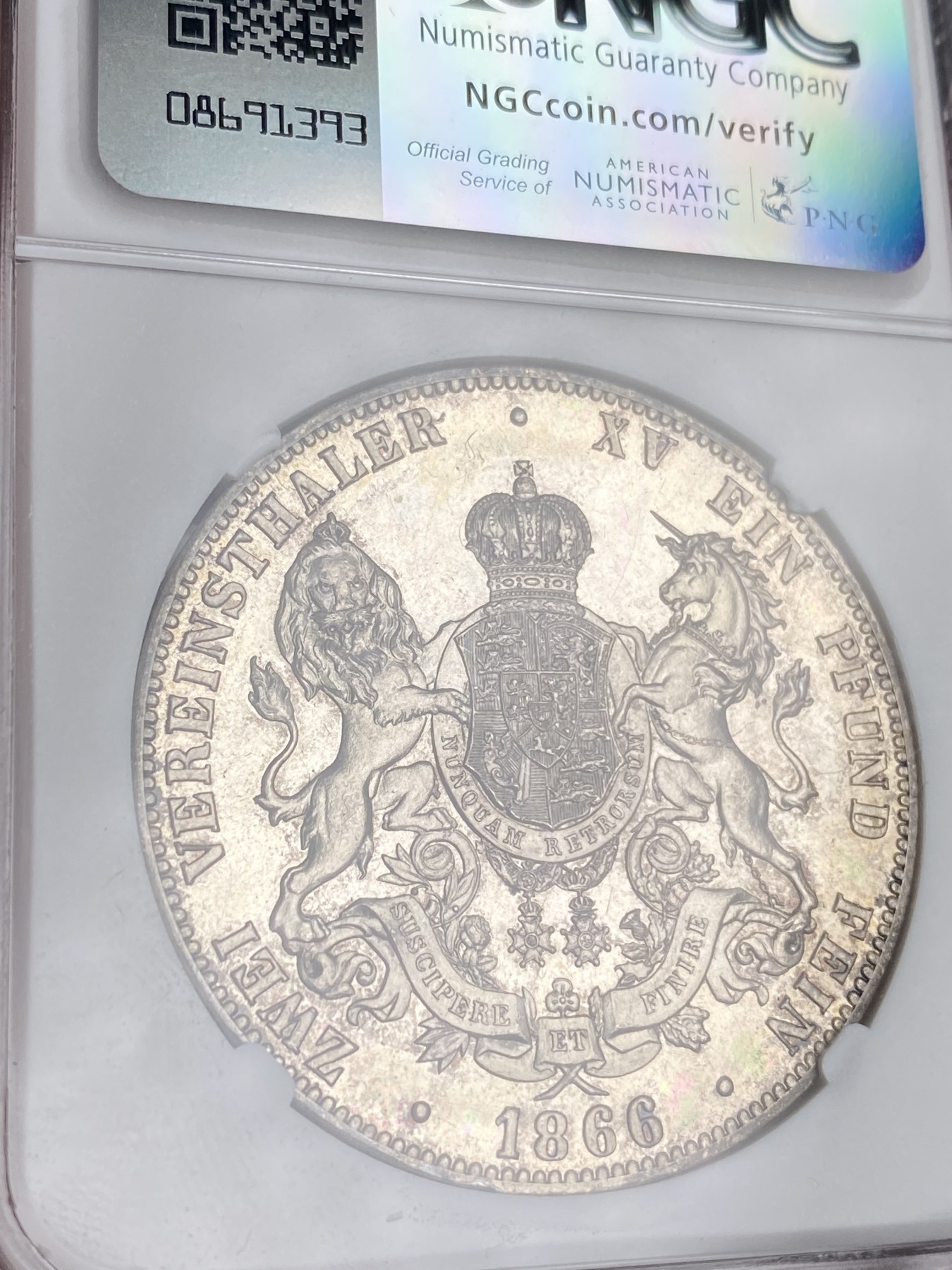 万国钱币拍卖第024期（诸神之战） NGC MS62 1866年德国汉诺威乔治五世狮马纹章2泰勒大银币 PROOF LIKE 有非常强烈的镜面感 现在欧拍好点的汉诺威2T裸币统统上万