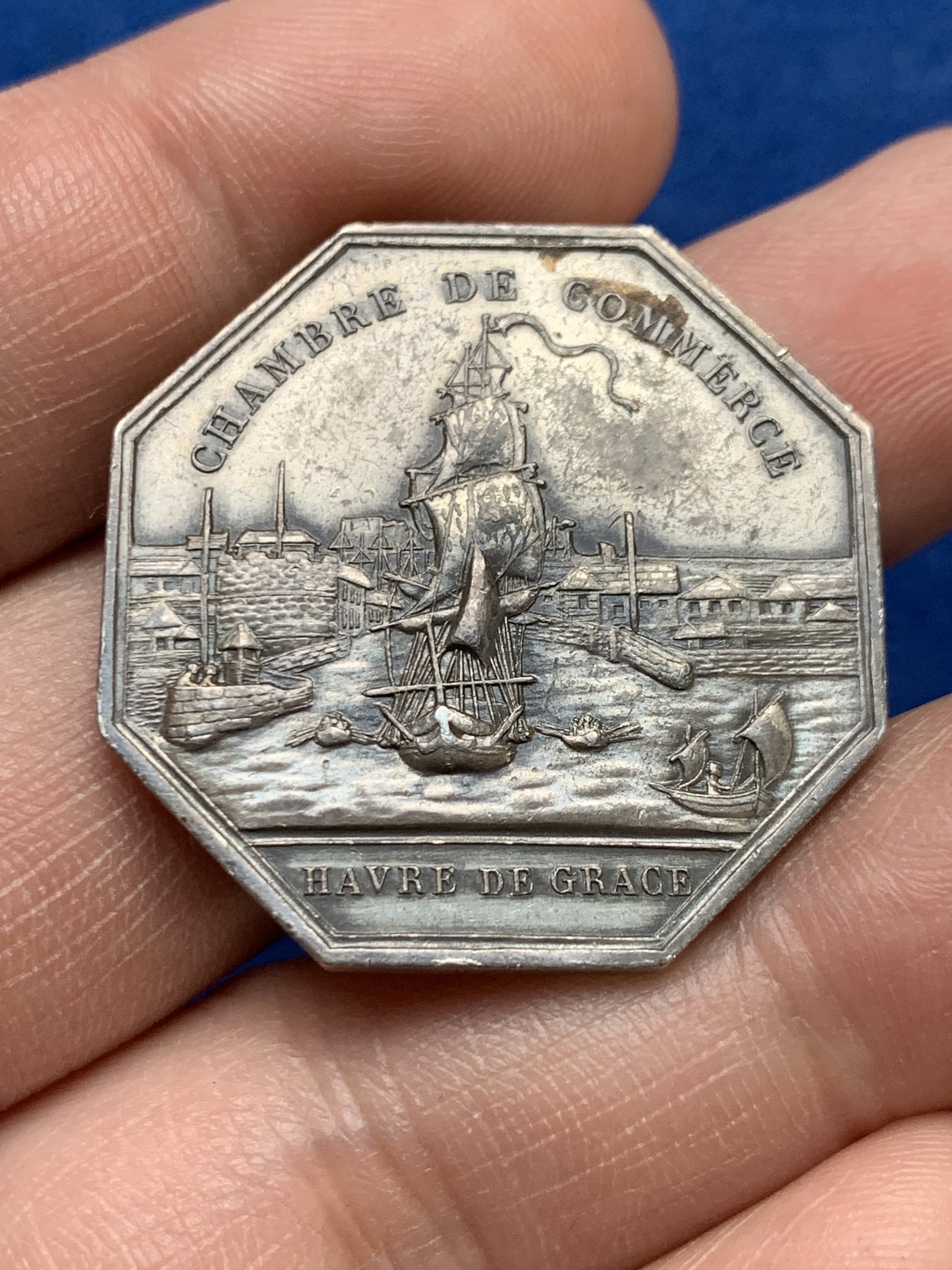 《竞宝斋》第262场-周日，周一，周二 3场连拍 (全场包邮) 法国商业贸易八角银质代币，18.62克，32.2mm，丰饶角边铭银标