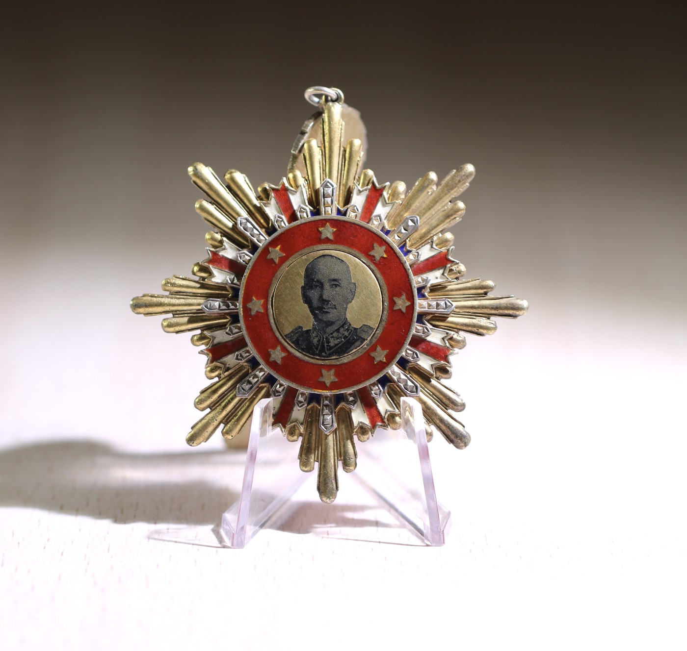 大猫徽章拍 第246期 国民政府颁发八年抗战胜利勋章 府厂版