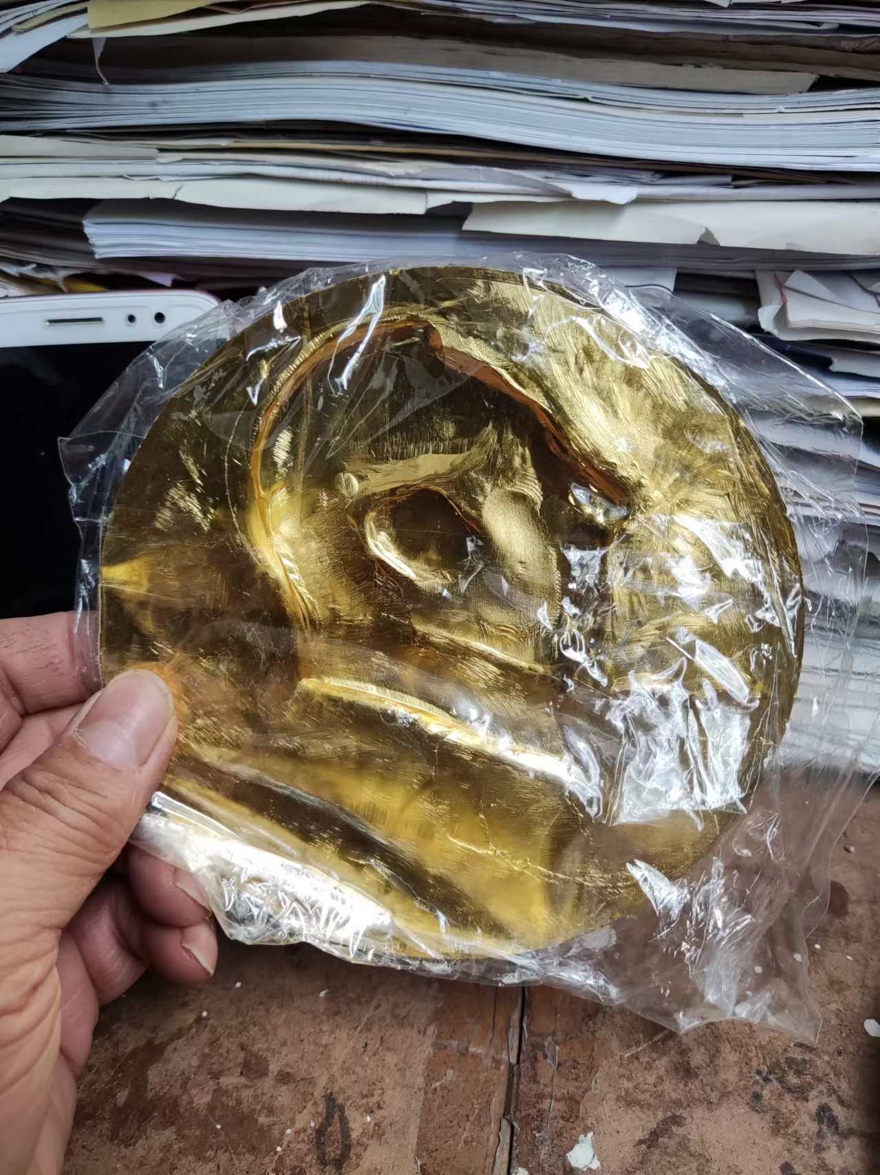直径14厘米毛主席像章摆件（货号14）（9品左右）
