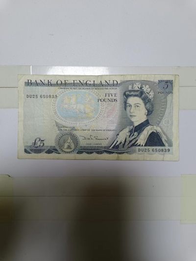 【20230427】非全新纸币第132场 - 英国D序列5镑，有小裂缝