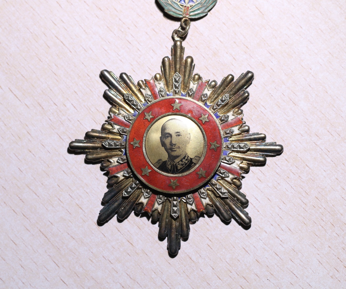 大猫徽章拍 第246期 国民政府颁发八年抗战胜利勋章 印铸局版