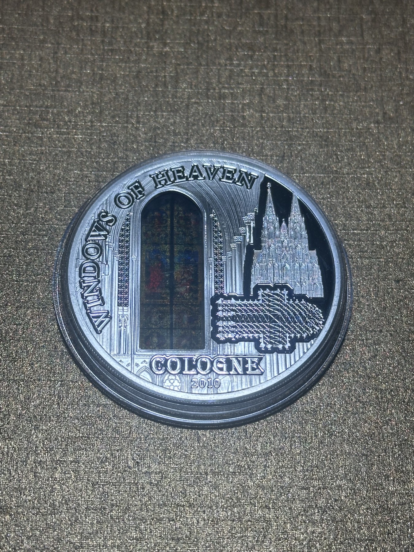 CSIS-GREAT评级精品钱币拍卖第二百四十四期 库克天堂之窗系列首枚 科隆大教堂 银币 带盒证 品如图 盒子外皮有裂