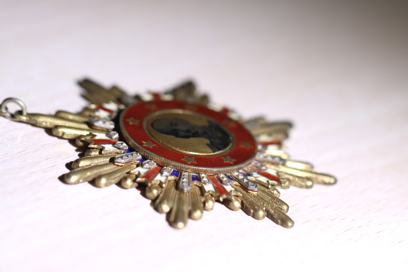 大猫徽章拍 第246期 国民政府颁发八年抗战胜利勋章 府厂版