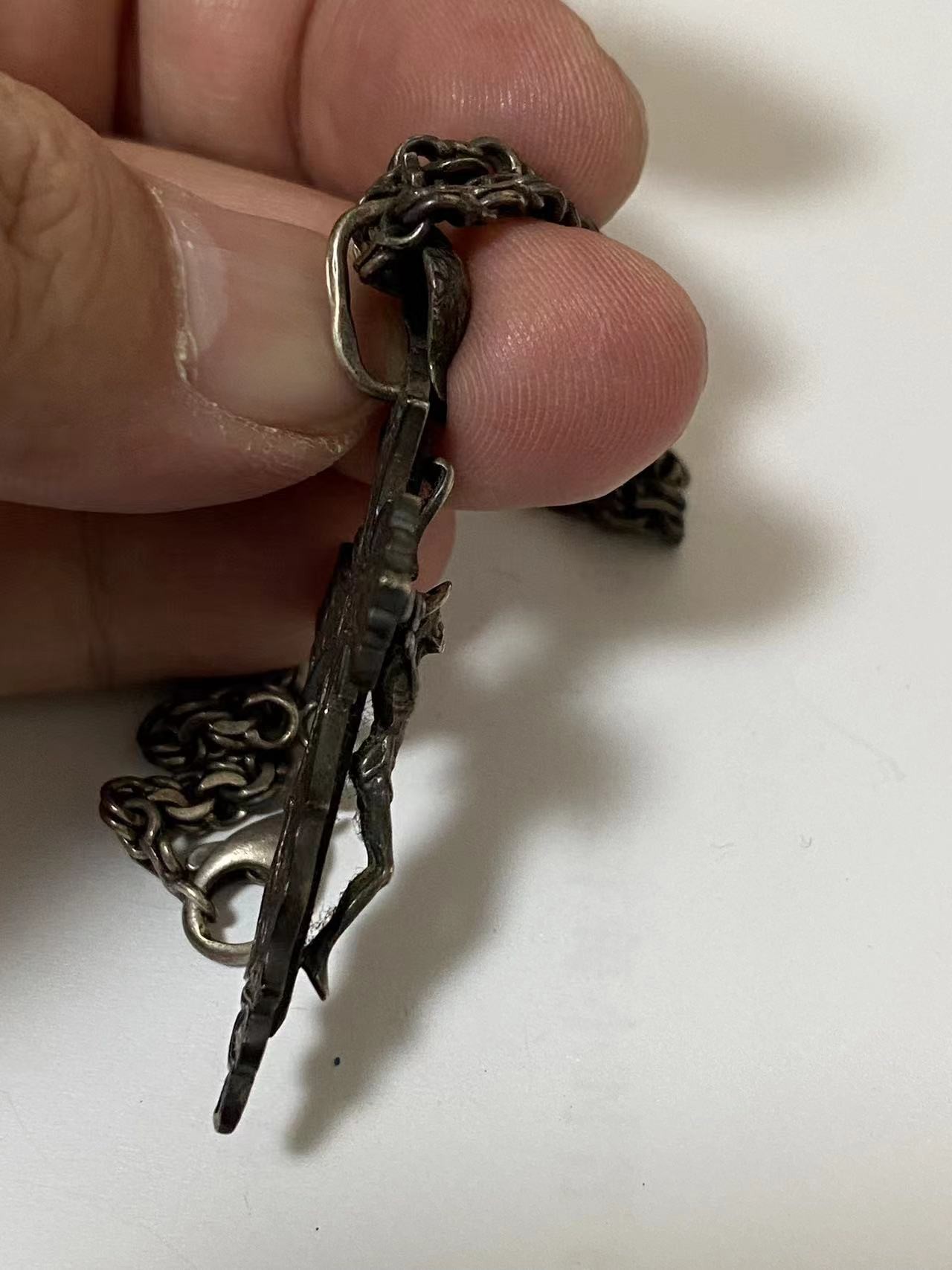 苏联勋章奖章4月23日拍卖第九期4月28日晚上九点结束 苏联旧项链 银质重量接近30克 银价出 做工也不错几十年的东西了
