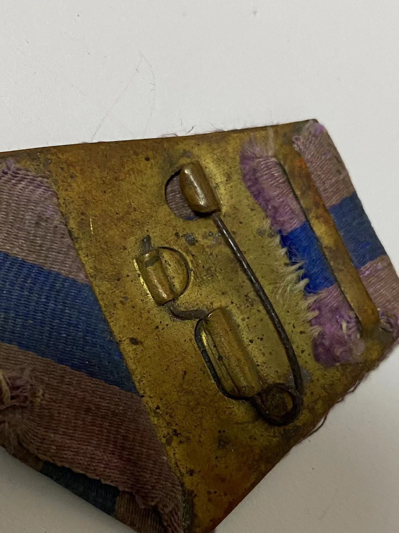 苏联勋章奖章4月23日拍卖第九期4月28日晚上九点结束 苏联奖章的早期挂板铜质