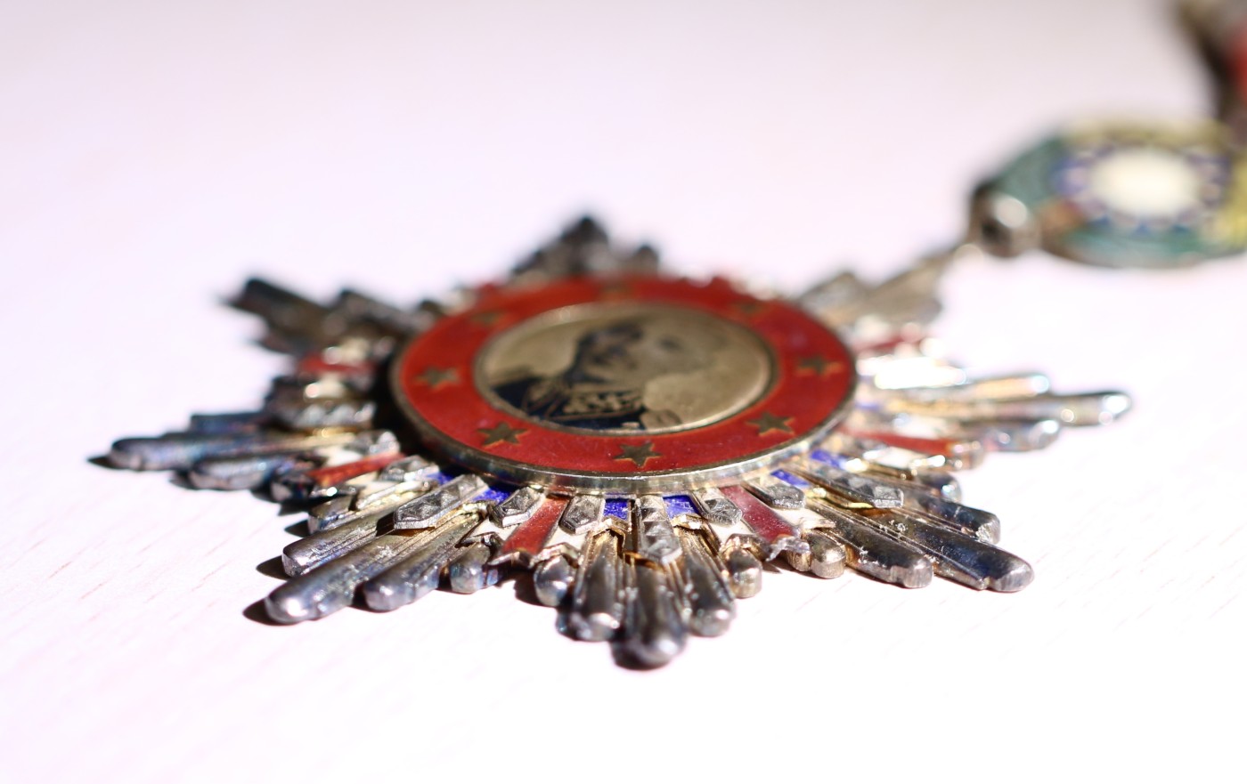 大猫徽章拍 第246期 国民政府颁发八年抗战胜利勋章 印铸局版