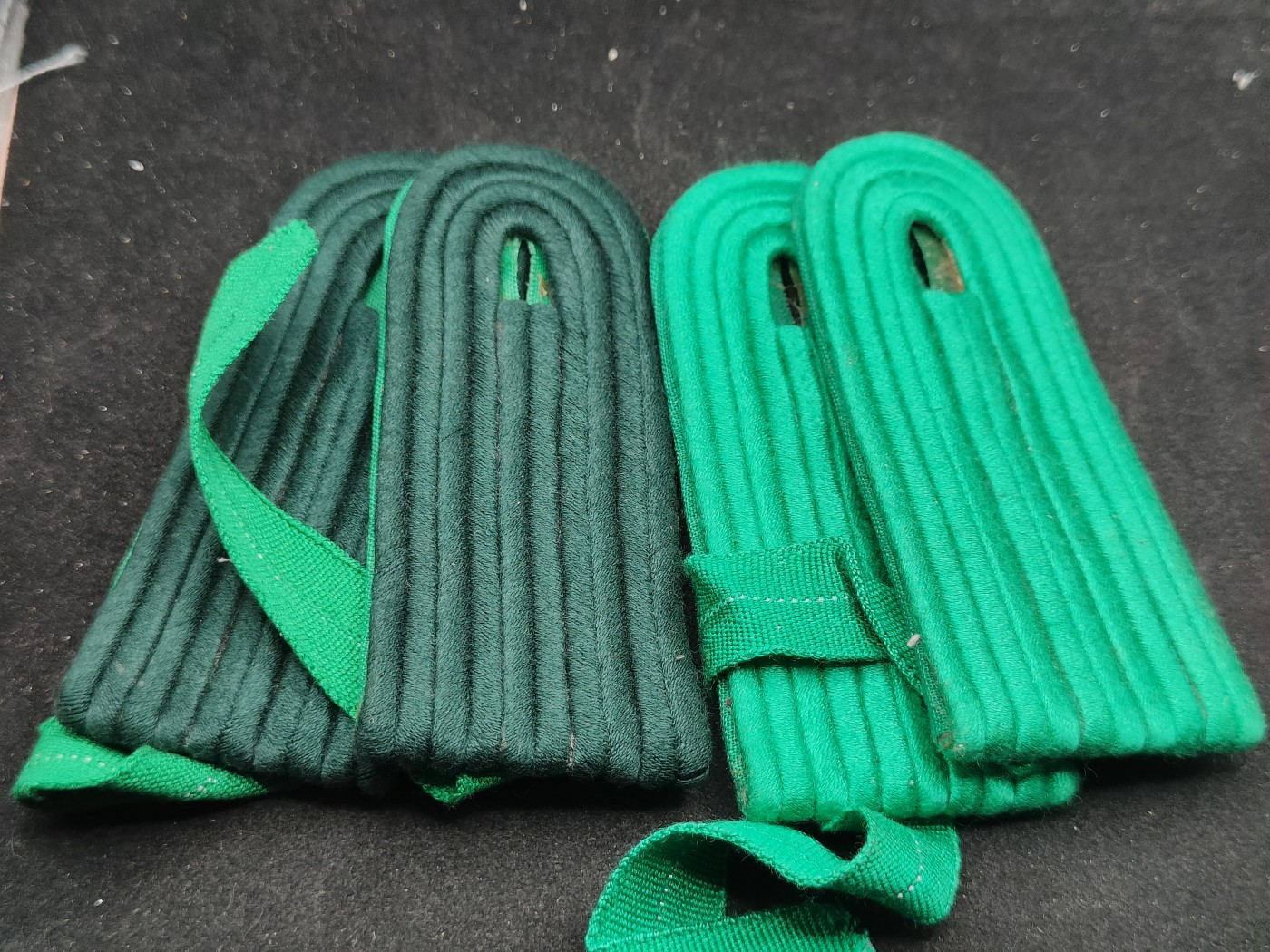 全场0元起拍 第151期 咸鱼国勋章拍卖专场 4月28日（周日）下午6：00开始 东德警察肩章两对