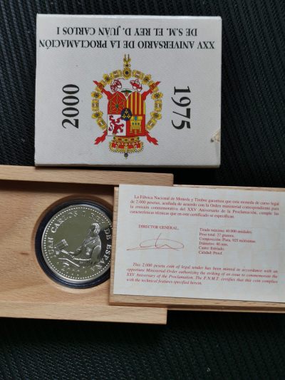 道一币馆币章第五十八场 - 原盒证 西班牙2000年胡安·卡洛斯一世西班牙国王演讲25周年2000比塞塔精制银币