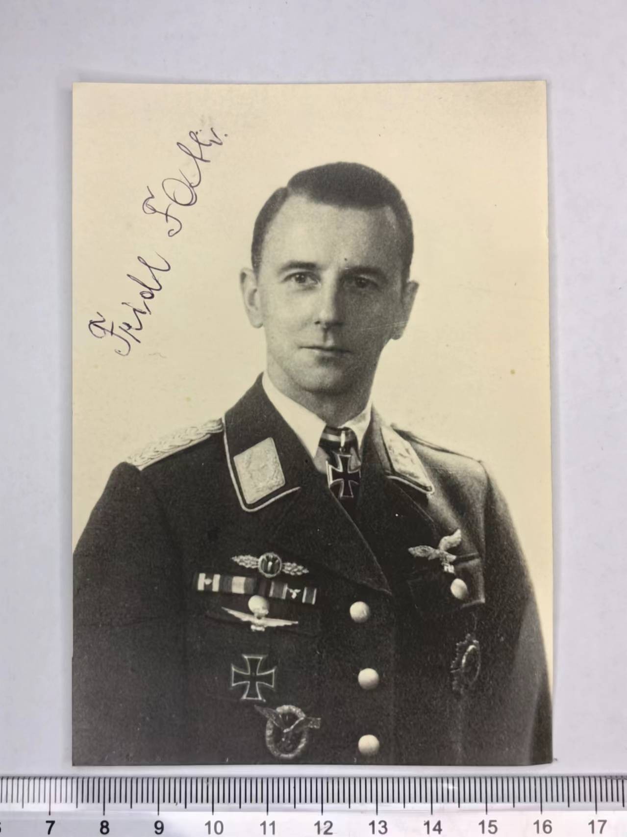 小驴勋章奖章收藏11月22日周六晚六点拍卖（珍爱和平，收藏战争，铭记历史，勿忘国耻，忠党爱国。有偿代拍，送拍规则在简介最后，参拍须阅读规则后再参拍，关系到运费包装发货时效真假辨别等关键信息，拍卖时不再发原图，看大图店主微信码在拍卖店铺介绍里） 空军骑士铁十字勋章获得者战后签名照