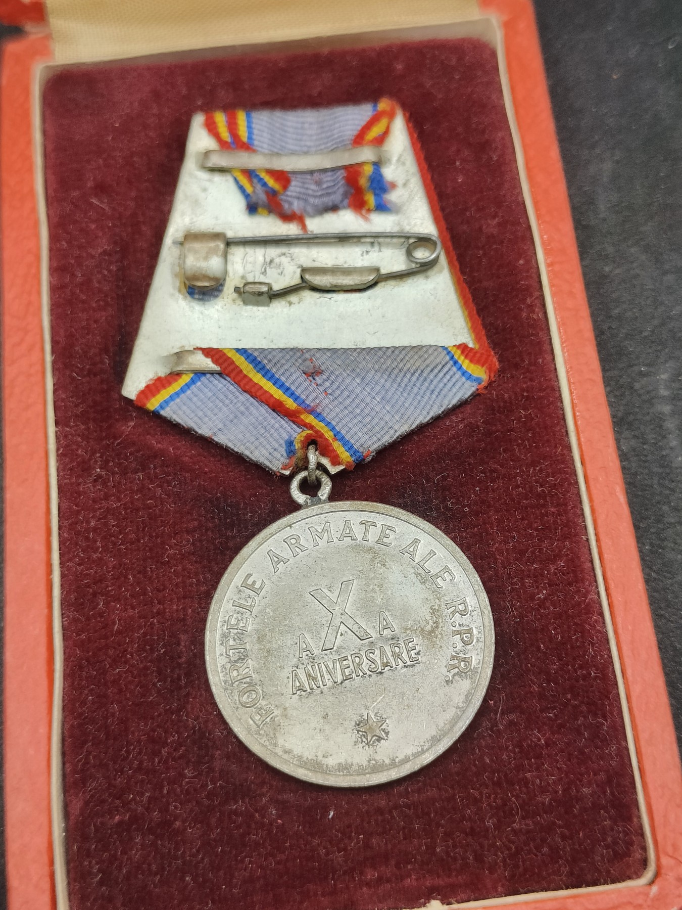 全场0元起拍 第151期 咸鱼国勋章拍卖专场 4月28日（周日）下午6：00开始 罗马尼亚 建国10周年纪念章 早期带盒 稀少