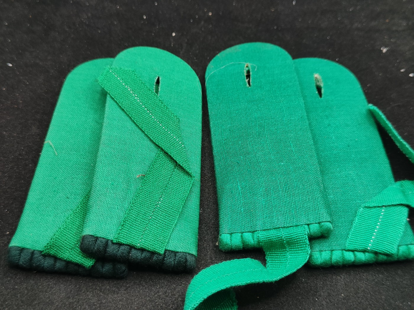 全场0元起拍 第151期 咸鱼国勋章拍卖专场 4月28日（周日）下午6：00开始 东德警察肩章两对