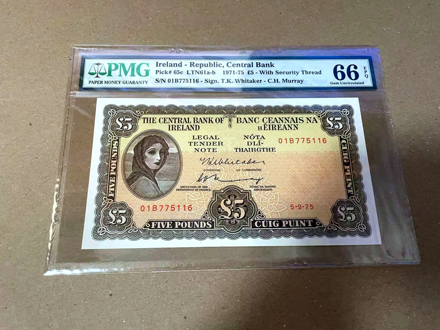 【Blue Auction】✨世界纸币精拍第468期【精】 【01B冠】爱尔兰 1975年5镑 PMG66EPQ 拉弗雷夫人