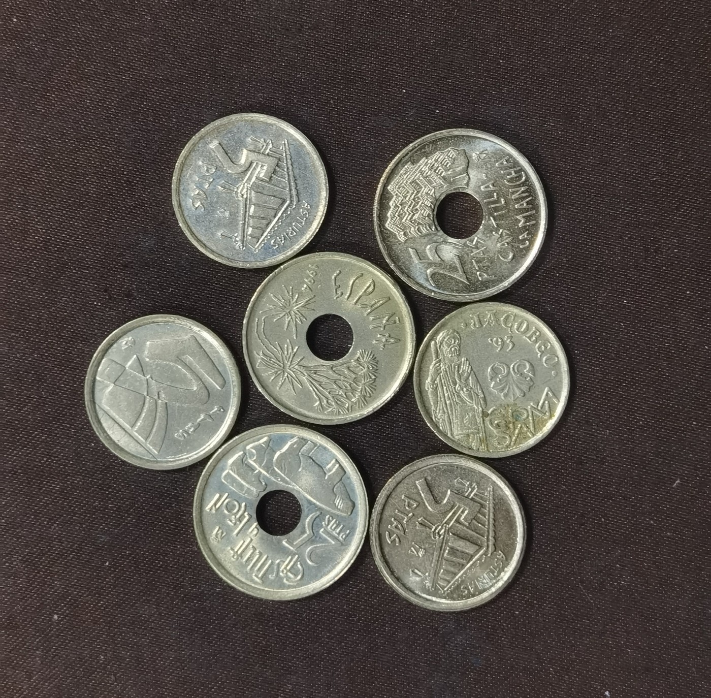 北京马甸外国币专卖微拍第119期，外国非贵金属属纪念币，流通币专场，陆续上新，欢迎关注 西班牙25，5比塞塔纪念币
