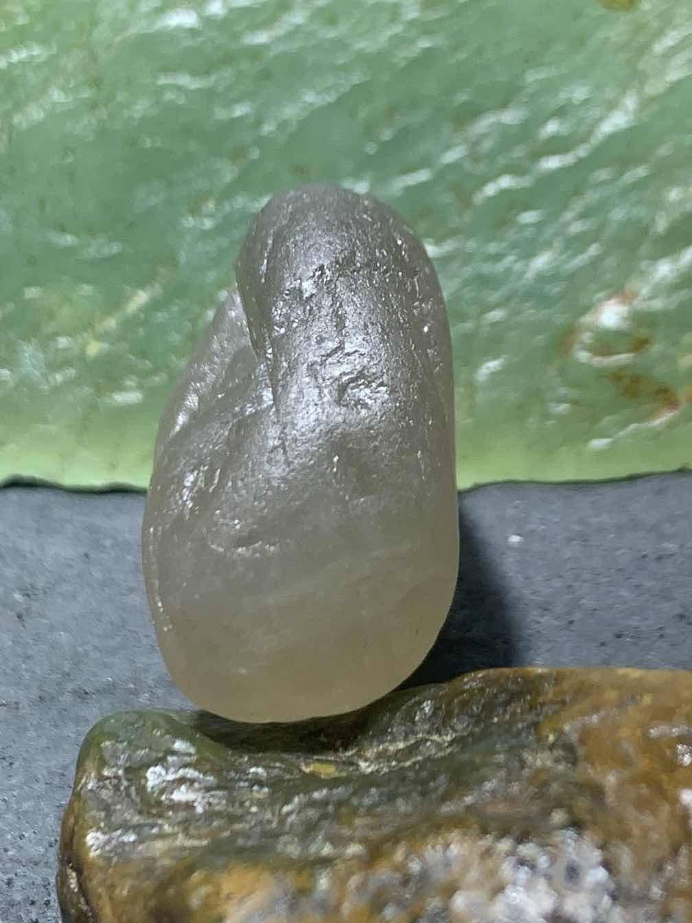精美天然地表宝石光金丝玉原石一块