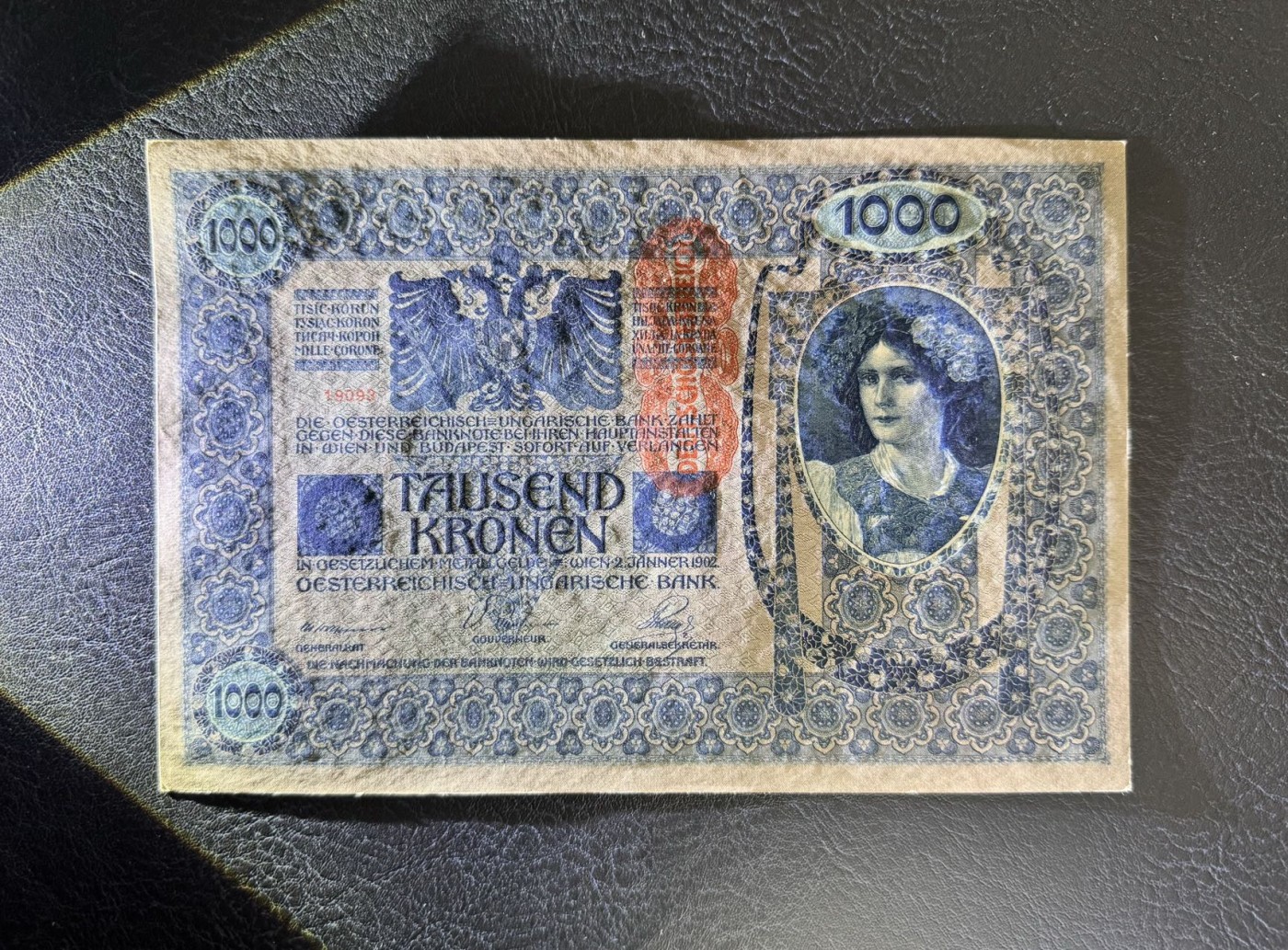 收藏联盟Quantum Auction 第341期拍卖  奥匈帝国加盖奥地利1902年1000克朗 品相UNC- 细节如图 大票幅