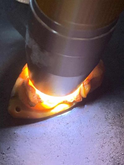 精美亚光原皮战国红玛瑙手工俏色巧雕灵猴吊坠一个 精美亚光原皮战国红玛瑙手工俏色巧雕灵猴吊坠一个