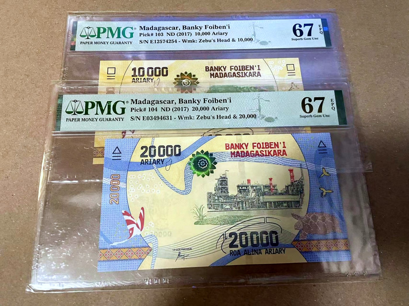 【Blue Auction】✨世界纸币精拍第468期【精】 【一组2张】马达加斯加 2017年10000-20000阿里亚里 PMG67EPQ 