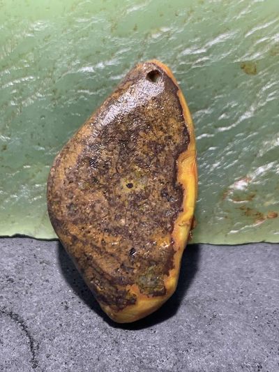 精美亚光原皮战国红玛瑙手工俏色巧雕灵猴吊坠一个 精美亚光原皮战国红玛瑙手工俏色巧雕灵猴吊坠一个