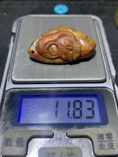 精美亚光原皮战国红玛瑙手工俏色巧雕灵猴吊坠一个 精美亚光原皮战国红玛瑙手工俏色巧雕灵猴吊坠一个