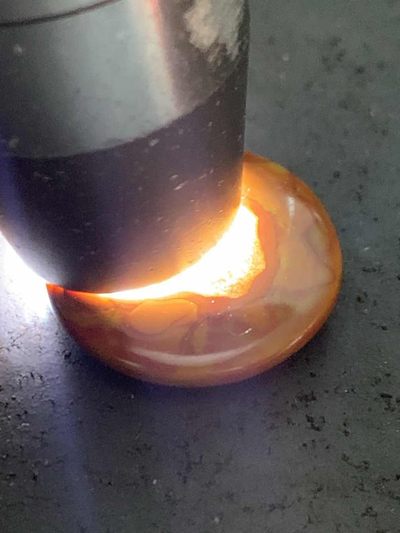 精美亚光冰飘战国红玛瑙手工雕刻双鱼平安扣一个(寓意，富贵有余）， 精美亚光冰飘战国红玛瑙手工雕刻双鱼平安扣一个(寓意，富贵有余），