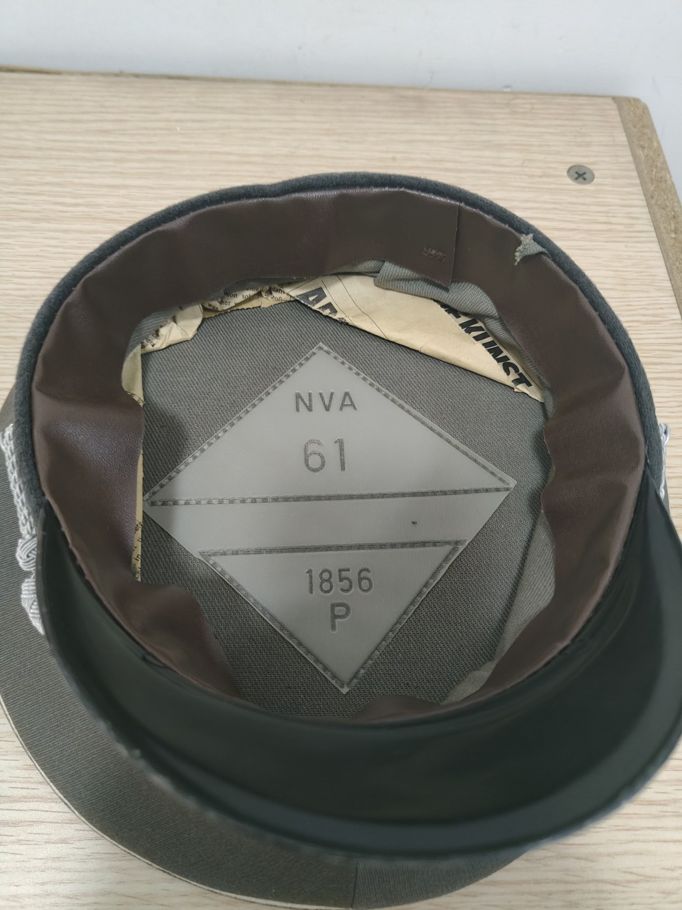 全场0元起拍 第152期 咸鱼国勋章拍卖专场 5月1日（周三）下午6：00开始 稀有大码 东德人民军陆军军官大檐帽 61CM