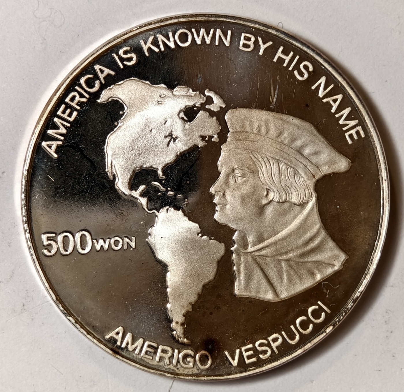 紫瑗钱币——第344期拍卖 朝鲜 1989年 发现美洲 500圆 27克 0.999银 精制 少见